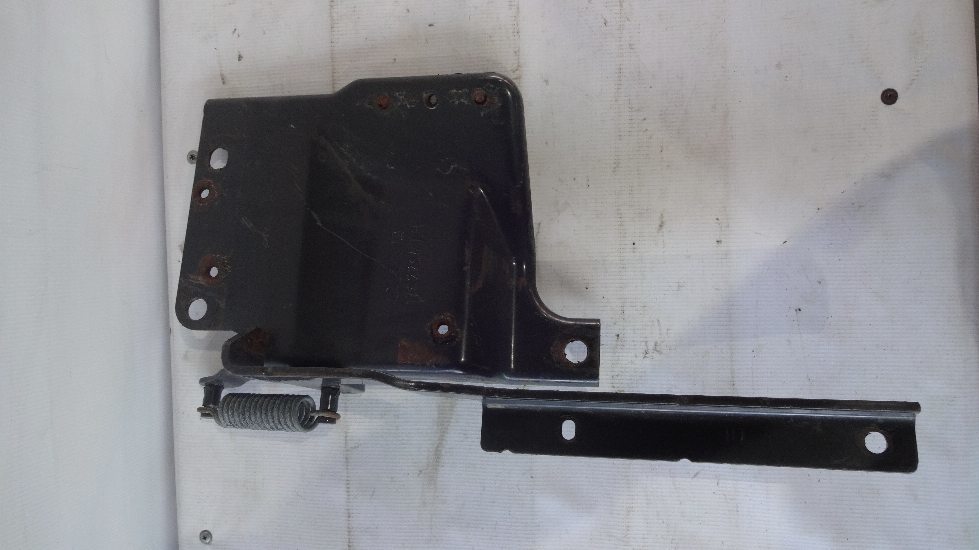 петля капота левая б/у - 1